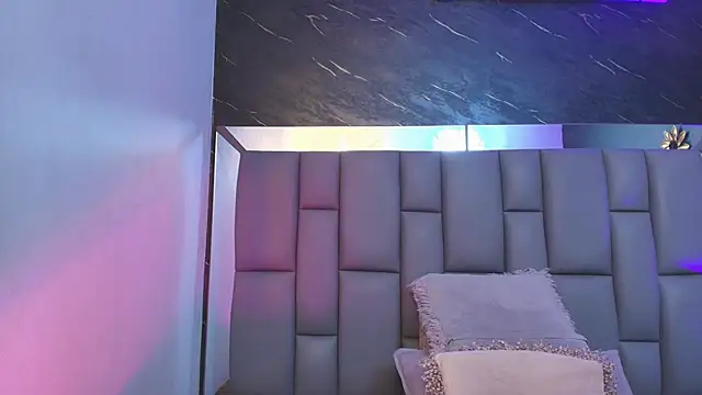  MiaBrown  online show from 10/06/25, 12:02