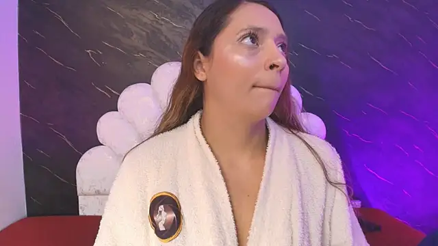 Snapshot of _MiaBrown_ chatting on 03/31/26, 12:05 MiaBrown online show from 03/31/26, 12:05