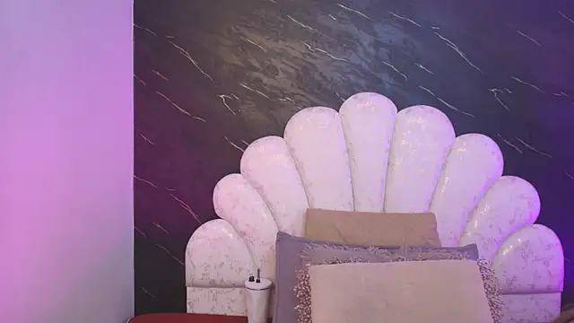 Snapshot of _MiaBrown_ chatting on 04/01/26, 01:41 MiaBrown online show from 04/01/26, 01:41