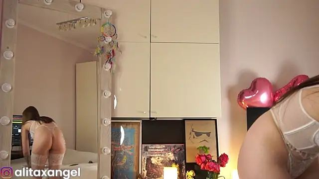 Snapshot of AlitaXAngelic chatting on 04/05/26, 04:48 AlitaXAngelic online show from 04/05/26, 04:48