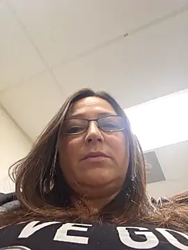 Snapshot of angelbaby1998 chatting on 01/18/25, 08:51 angelbaby1998 online show from 01/18/25, 08:51