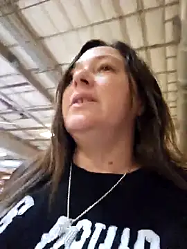 Snapshot of angelbaby1998 chatting on 03/08/25, 04:34 angelbaby1998 online show from 03/08/25, 04:34