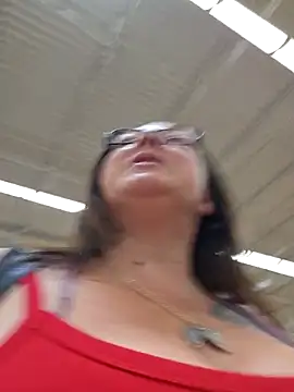 Snapshot of angelbaby1998 chatting on 04/09/26, 09:42 angelbaby1998 online show from 04/09/26, 09:42