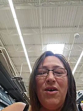 Snapshot of angelbaby1998 chatting on 04/17/26, 08:23 angelbaby1998 online show from 04/17/26, 08:23