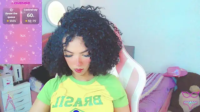 Snapshot of Tanedra_collings chatting on 03/17/26, 01:10 Tanedra collings online show from 03/17/26, 01:10