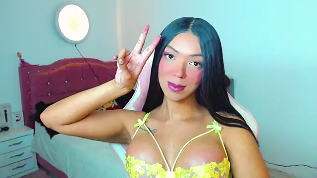 Snapshot of Tanedra_collings chatting on 04/13/26, 02:17 Tanedra collings online show from 04/13/26, 02:17