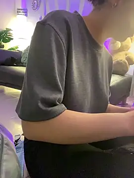 Nicollemays online show from 03/11/25, 12:06