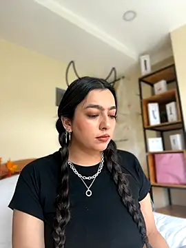 Nicollemays online show from 11/10/25, 03:22