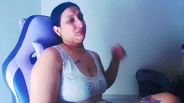Snapshot of liz_dirty chatting on 07/15/26, 10:15 liz dirty online show from 07/15/26, 10:15