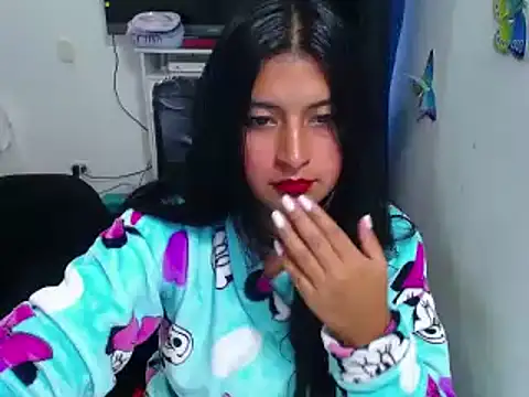 Yunhot  online show from 02/15/25, 08:33