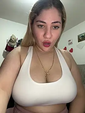 Snapshot of Celestedubois chatting on 05/19/26, 01:56 Celestedubois online show from 05/19/26, 01:56