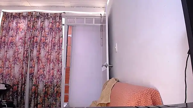 yselahot online show from 09/17/25, 02:41