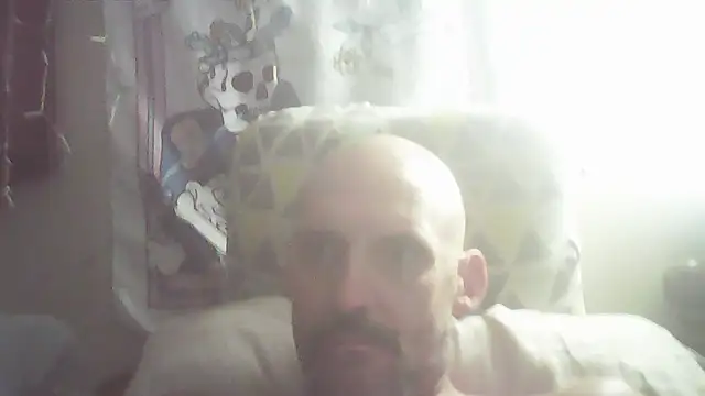 Snapshot of ClydeCan409 chatting on 03/21/26, 08:56 ClydeCan409 online show from 03/21/26, 08:56