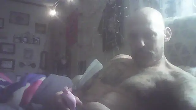 Snapshot of ClydeCan409 chatting on 03/22/26, 03:15 ClydeCan409 online show from 03/22/26, 03:15