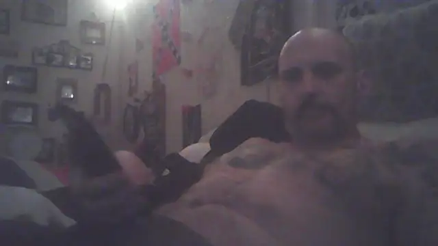 Snapshot of ClydeCan409 chatting on 03/24/26, 02:00 ClydeCan409 online show from 03/24/26, 02:00