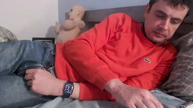 freddy0222222 online show from 12/04/24, 12:25