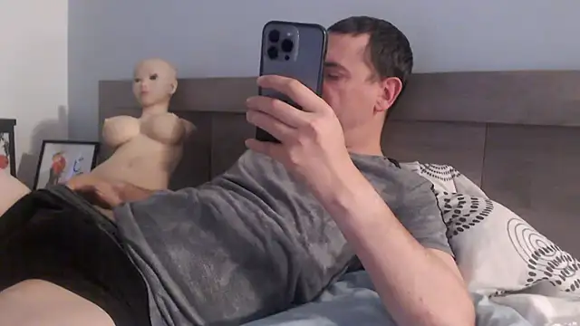 freddy0222222 online show from 09/09/25, 06:02