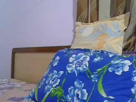 mrose8080 online show from 12/17/25, 08:04