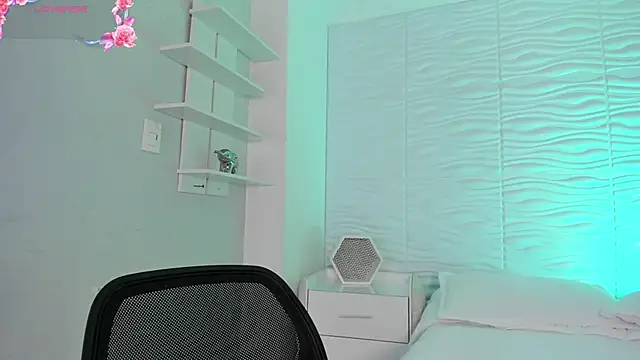 Snapshot of CamileHolmes chatting on 02/27/26, 04:56 CamileHolmes online show from 02/27/26, 04:56