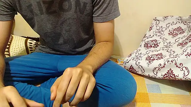 Snapshot of Alexdelarge323 chatting on 11/03/25, 11:33 Alexdelarge323 online show from 11/03/25, 11:33