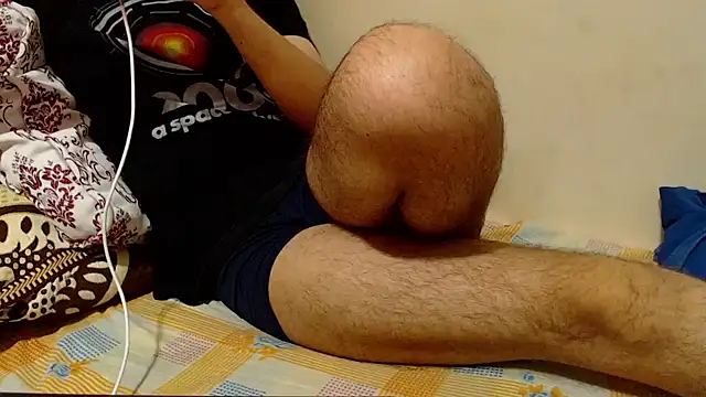 Snapshot of Alexdelarge323 chatting on 11/11/25, 05:02 Alexdelarge323 online show from 11/11/25, 05:02