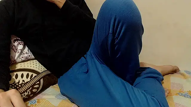 Snapshot of Alexdelarge323 chatting on 11/14/25, 12:04 Alexdelarge323 online show from 11/14/25, 12:04