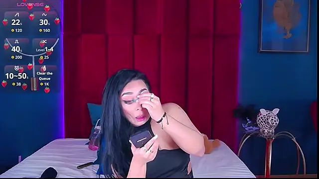 Snapshot of MadyLuxxx chatting on 05/09/26, 06:57 MadyLuxxx online show from 05/09/26, 06:57