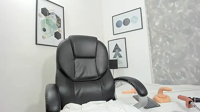 Tanisha  campbell online show from 12/26/24, 07:05