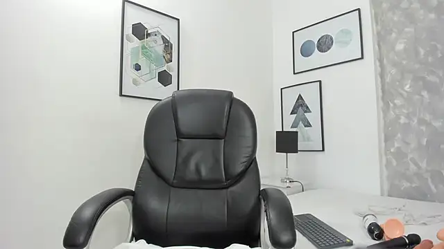 Tanisha  campbell online show from 12/27/24, 04:10