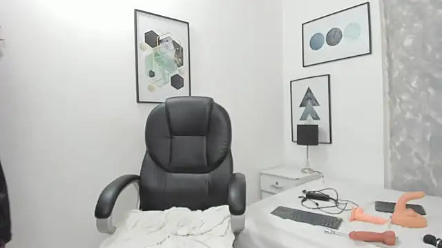 Tanisha  campbell online show from 01/08/25, 01:52