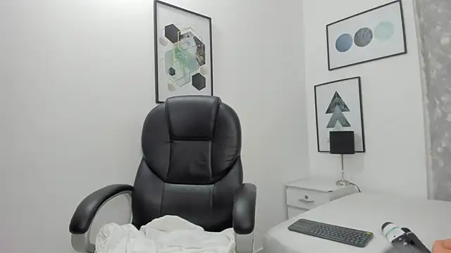 Tanisha  campbell online show from 01/10/25, 04:30