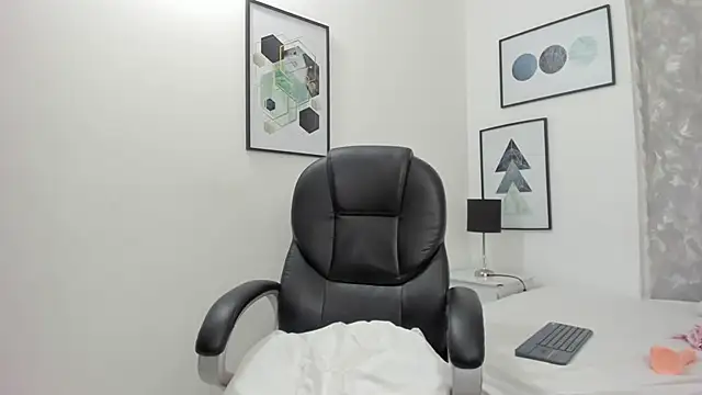 Tanisha  campbell online show from 01/12/25, 05:01