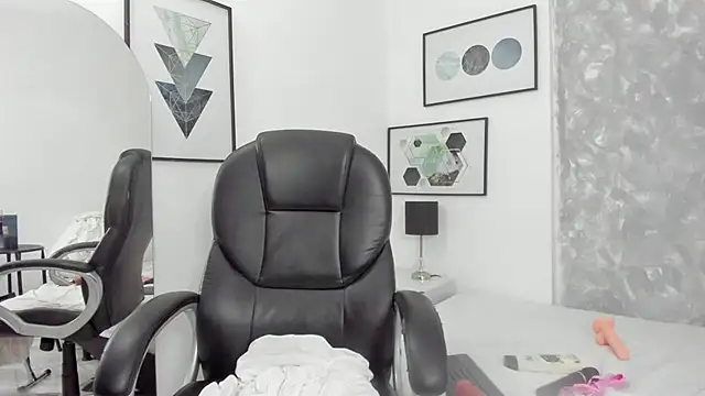 Tanisha  campbell online show from 02/22/25, 04:30