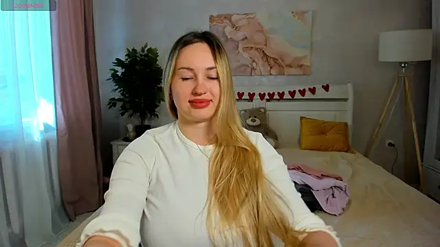 eva rose7 online show from 02/27/25, 10:04