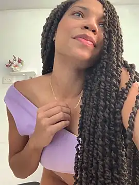 Snapshot of RENELL chatting on 01/17/25, 01:46 RENELL online show from 01/17/25, 01:46