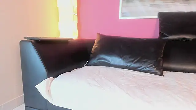 Tiffanysurez  online show from 03/20/26, 02:49