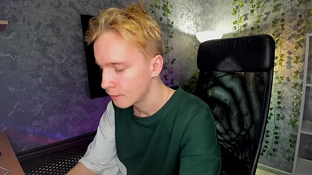 AlexxSweet online show from 12/21/24, 07:35
