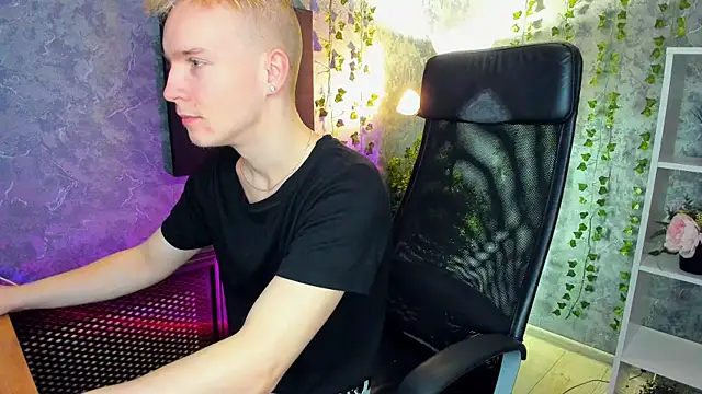 AlexxSweet online show from 01/04/25, 06:09