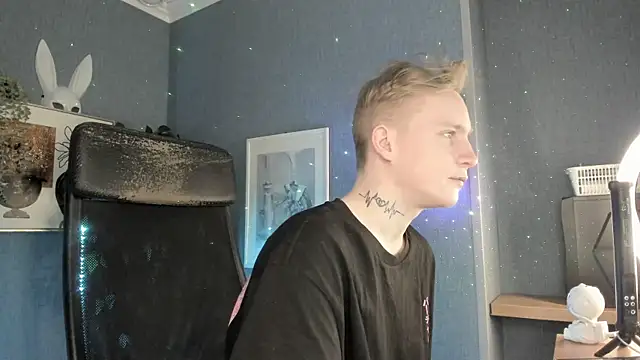 Snapshot of AlexxSweet chatting on 04/03/26, 04:54 AlexxSweet online show from 04/03/26, 04:54