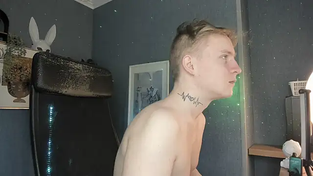 Snapshot of AlexxSweet chatting on 04/04/26, 05:06 AlexxSweet online show from 04/04/26, 05:06