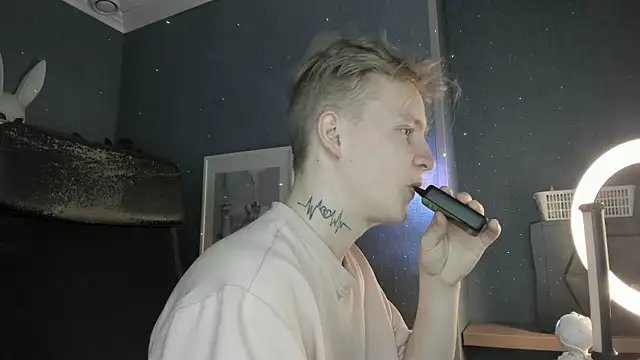 Snapshot of AlexxSweet chatting on 04/05/26, 06:54 AlexxSweet online show from 04/05/26, 06:54