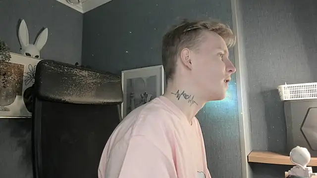 Snapshot of AlexxSweet chatting on 04/11/26, 05:45 AlexxSweet online show from 04/11/26, 05:45