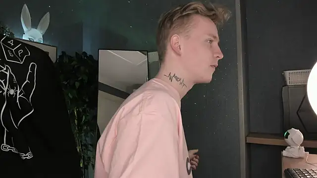 Snapshot of AlexxSweet chatting on 04/12/26, 06:51 AlexxSweet online show from 04/12/26, 06:51