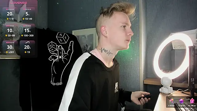 Snapshot of AlexxSweet chatting on 04/19/26, 06:24 AlexxSweet online show from 04/19/26, 06:24