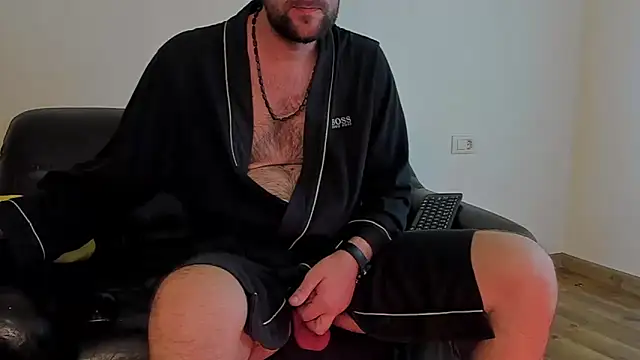 Snapshot of KingMalcom chatting on 10/13/25, 11:21 KingMalcom online show from 10/13/25, 11:21