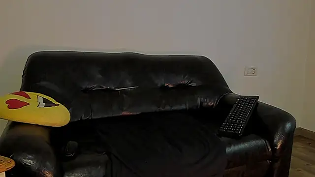 Snapshot of KingMalcom chatting on 11/25/25, 11:43 KingMalcom online show from 11/25/25, 11:43