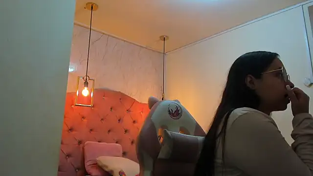 nalalye cruzz  online show from 01/29/25, 02:09