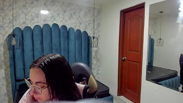 nalalye cruzz  online show from 10/19/25, 03:29