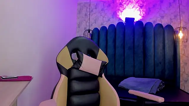 nalalye cruzz  online show from 11/19/25, 03:50