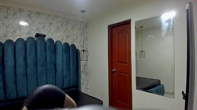 Snapshot of nalalye_cruzz_ chatting on 11/22/25, 03:38 nalalye cruzz online show from 11/22/25, 03:38